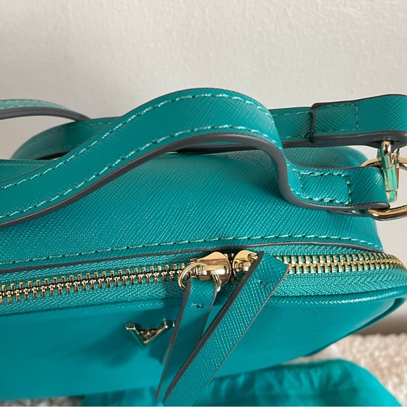 NWT Vanessa Williams Lush crossbody bag in Peacock Blue. - Picture 7 of 8